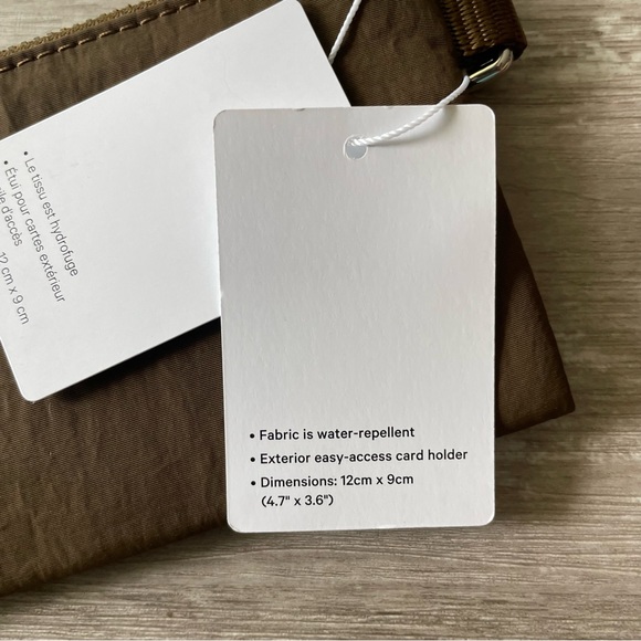 Lululemon Test of Time Card Holder mini wallet in Deep Artifact (dark brown) - Picture 5 of 9